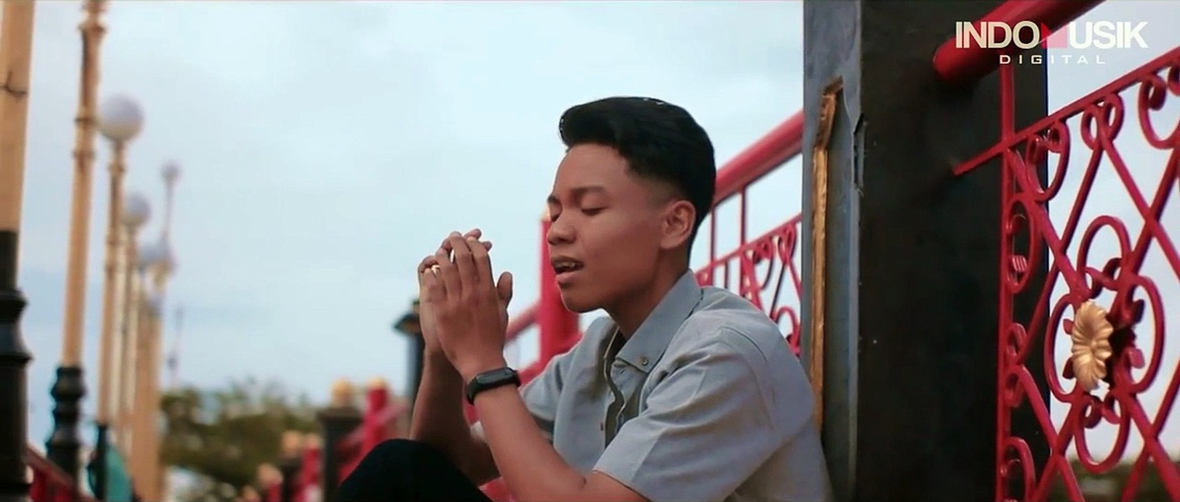 Arief - HARUSKAH AKU MATI   __   Aku mengalah kerana cinta kamu sengaja menggores luka