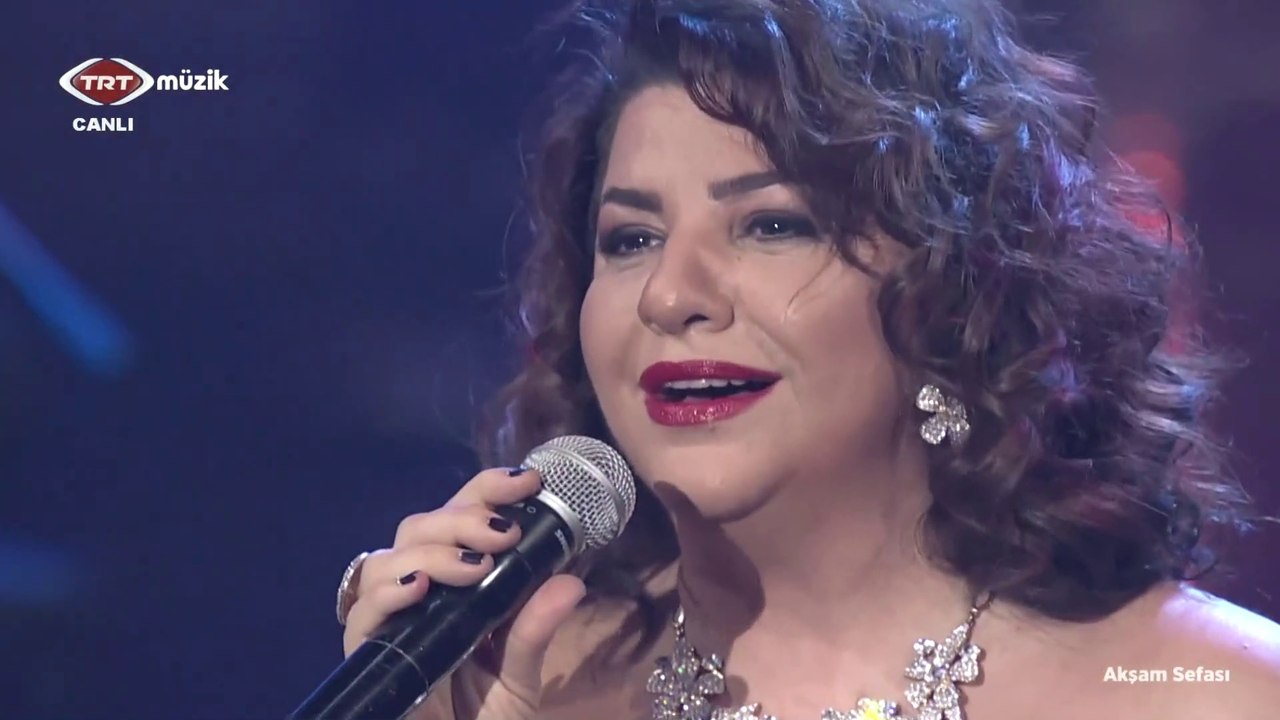 Çiğdem Gürdal  / Yar yolunu kolladım beyaz mendil salladım