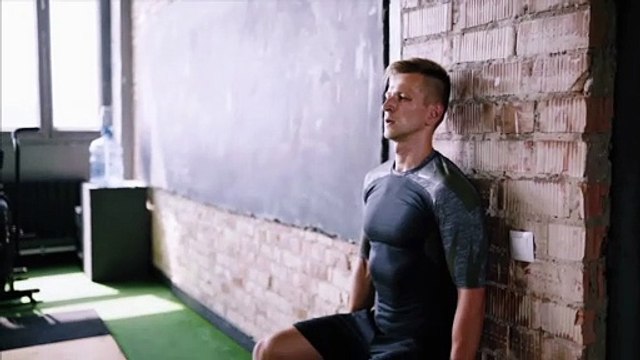 Cara Melakukan Gerakan Wall Sit yang Baik dan Benar