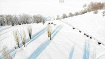 Türkiye'nin yarış atları Sultan Alparslan diyarı Muş'ta kar üzerinde yetiştiriliyor