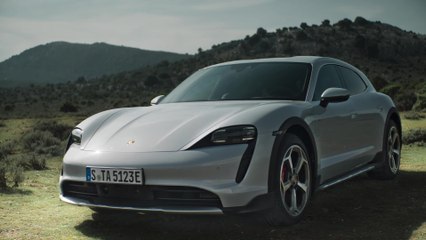 The new Porsche Taycan Cross Turismo Design in Grey