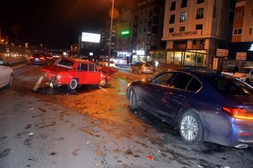 Son dakika haberleri: AVCILAR'DA KAZA; ÖN CAMDAN YOLA DÜŞEN KİŞİ YARALANDI