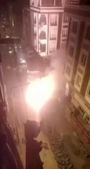 Bomba gibi patlayan yer altı kabloları paniğe neden oldu