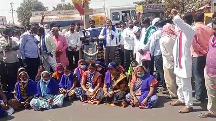 ಅಂಬೇಡ್ಕರ್ ಭಾವಚಿತ್ರ ತೆರವು ವಿವಾದ: ಶಿಕ್ಷೆಗೆ ಆಗ್ರಹ