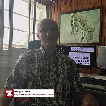 Vents de 100 km/h, vagues de 10m : Cyclone Batsirai, ce qui attend La Réunion