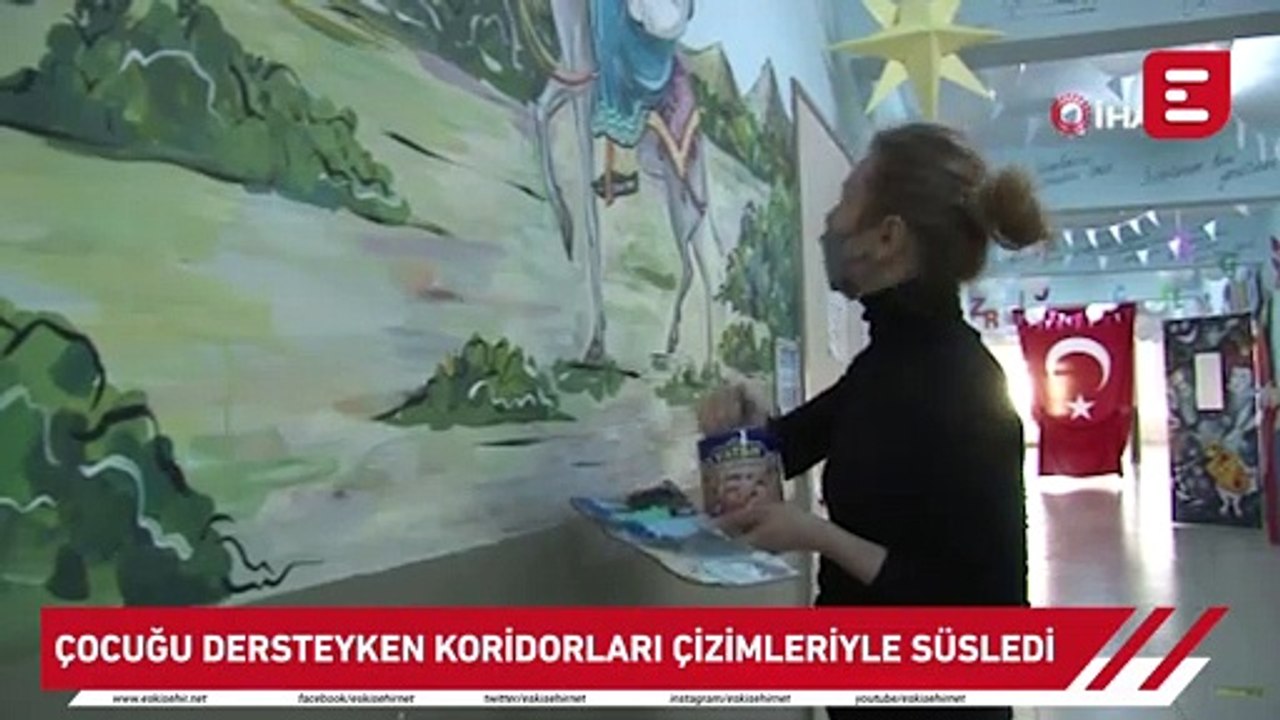 Çocuğu dersteyken koridorları çizimleriyle süsledi