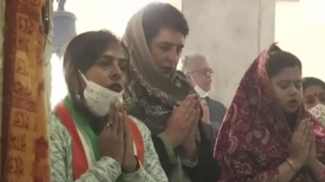 UP: Priyanka Gandhi visits Kali Temple before campaigning