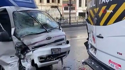 Çocukların ölümden kıl payı kurtulduğu kaza kamerada