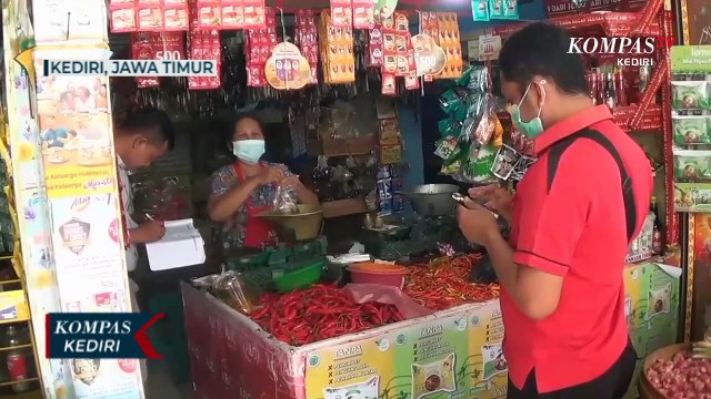 Harga Minyak Goreng di Pasar Tradisional Masih Mahal