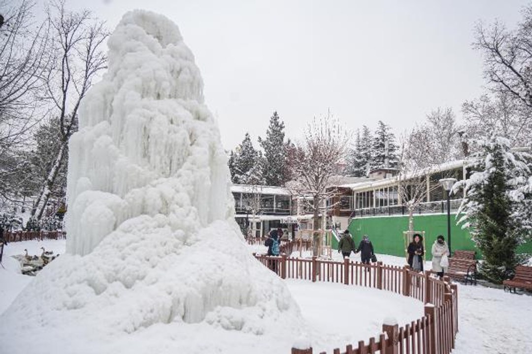 Başkent, kar yağışıyla bembeyaz