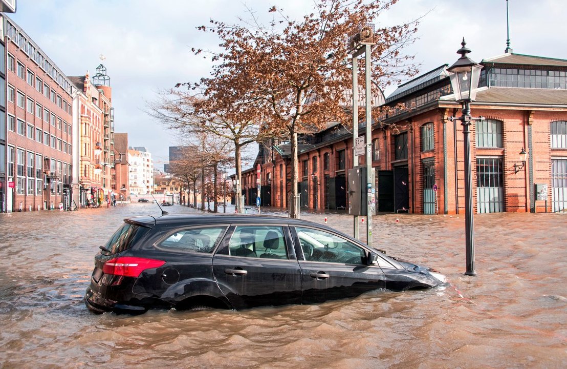 Sturmtief Nadia setzte Hamburger Fischmarkt unter Wasser