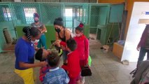 El zoo de Cuba ayuda al desarrollo de los niños con necesidades especiales con un programa gratuito de terapia con animales