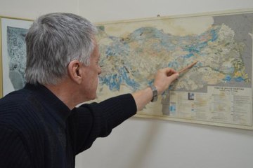 Prof. Dr. Aksoy'dan 'Bingöl depremi' açıklaması: Fayların aktif olduğunu gösteriyor