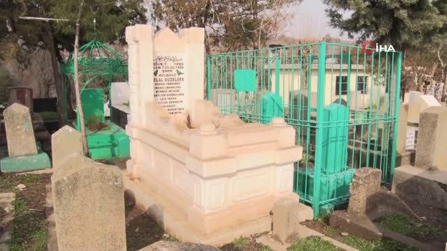 'Şark Bülbülü' Celal Güzelses kabri başında anıldı