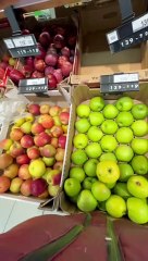 Cashier Surprised by Apple Payment