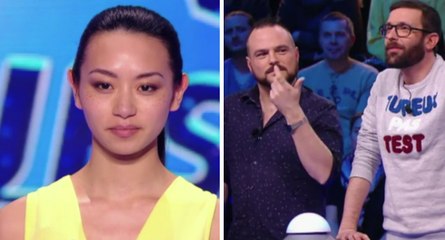 Guess my age: Deux candidats perturbés par une jolie jeune femme