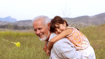 Âgée de 20 ans et élevée par son grand-père, elle écrit une lettre à son père qui l'a abandonnée
