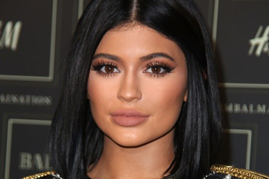 Kylie Jenner révèle les 15 longues étapes de sa routine beauté