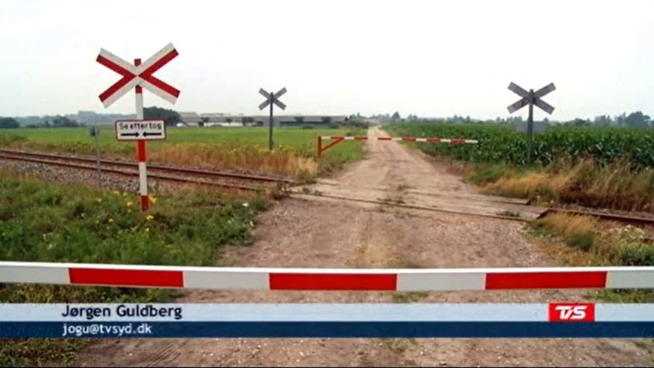 Naboer vil sikres | Mere sikkerhed - tak | Bil mod tog | Arriva | Banedanmark | Jernbaneoverskæring | 22-07-2010 | TV SYD @ TV2 Danmark