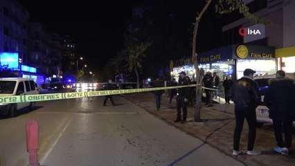 Arkadaşıyla barışmak için geldi, kafe çıkışında silahla yaralandı