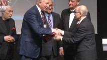 Atatürkçü Düşünce Derneği'nden Uğur Dündar'a Yılın Atatürkçüsü Ödülü