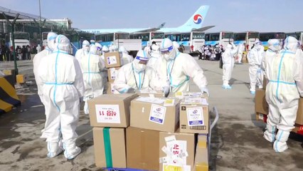 활주로에서 짐 찾는 진풍경...첩첩산중 베이징 입성기 / YTN