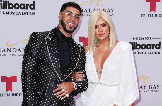 Anuel dice adiós a su gigantesco tatuaje de Karol G tras comprometerse con Yailin