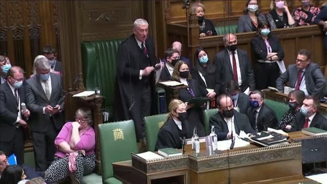 El informe definitivo sobre las fiestas del primer ministro británico es crítico y demoledor con los excesos