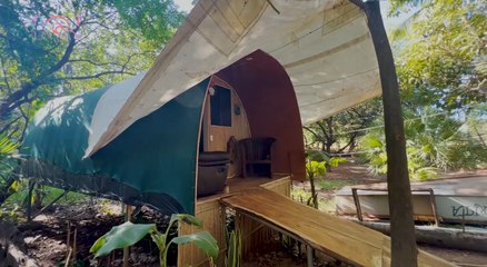 mqn- Conozca la tienda de acampar de los juegos que viaja por todo el país -310122