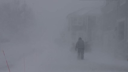 Descargar video: Bostonians describe zero-visibility conditions at peak of blizzard