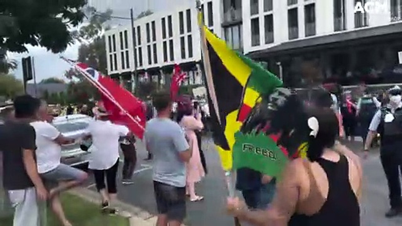 Barnaby Joyce walks through crowd of protestors outside of National Press Club | February 1, 2022 | Canberra Times