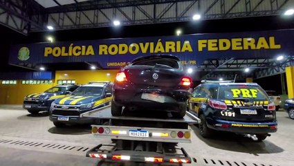 PRF apreende 254,50 kg de maconha após veículo capotar na BR-277