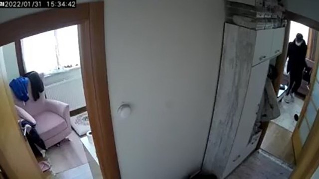 Kartal’da maskeli hırsızlar daire içi kameraya yakalandı