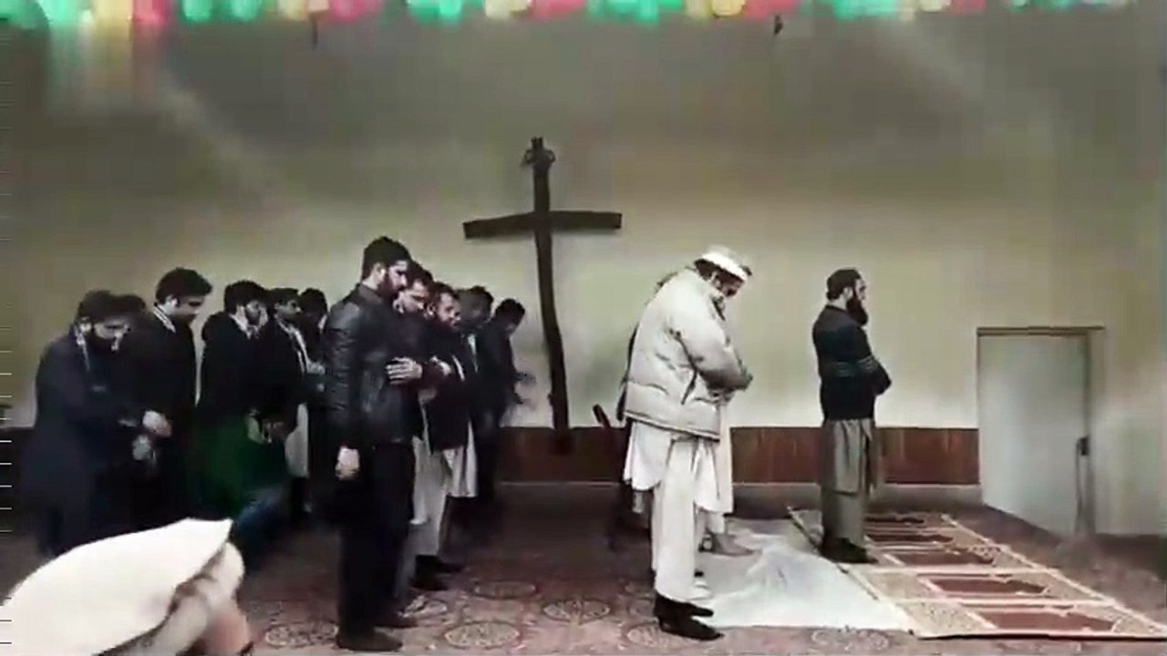 İmran Han bu kepazeliğe nasıl ön ayak oldu? Öldürülen papaz için kilisede cenaze namazı kıldılar