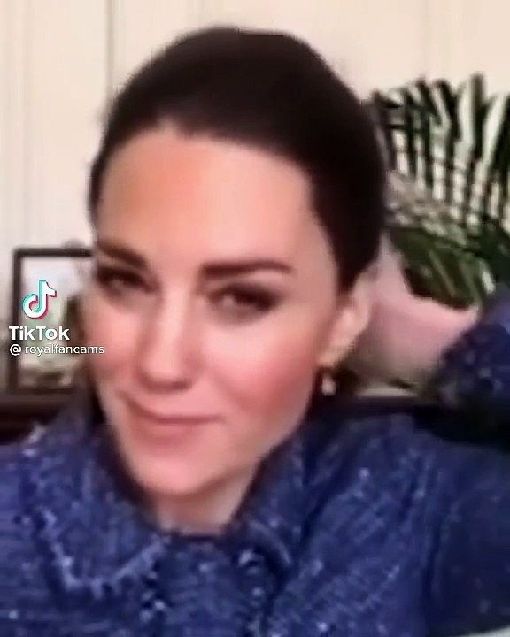 Vídeo. O hábito que a princesa Charlotte herdou da mãe, Kate Middleton