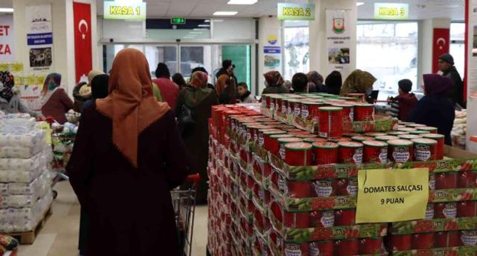 Şanlıurfa'da her ay 10 bin ihtiyaç sahibi sosyal marketten alışveriş yapıyor