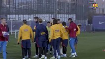 El recibimiento del equipo a Adama / FCB