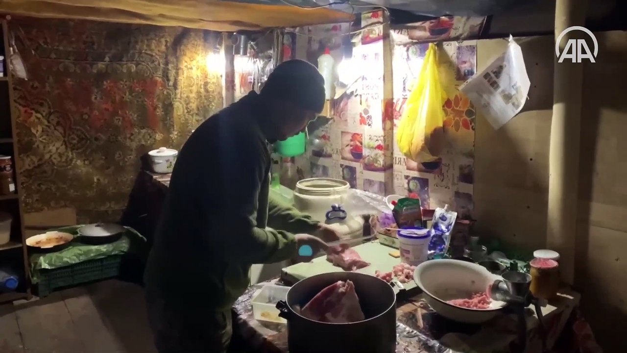 Donetsk'teki Ukrayna askerlerinin cephe hattındaki bekleyişi sürüyor