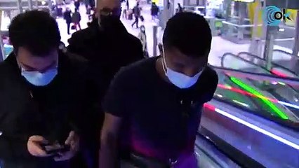 La llegada de Reinildo Mandava al aeropuerto de  barajas tras fichar por el Atlético de Madrid