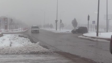 AFYONKARAHİSAR - Sis ve soğuk hava etkili oluyor