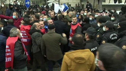Öğretmen Meslek Kanunu'nu protesto eden öğretmenlere TBMM önünde engel