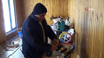 Patilik Mutlu Sokak Hayvanları Kasabası'nda üretilen yürüteçler ile felçli hayvanlar ayağa kaldırılıyor