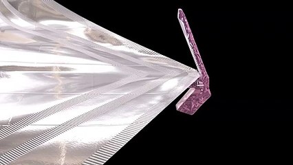 Tension des couches du bouclier thermique du télescope James Webb