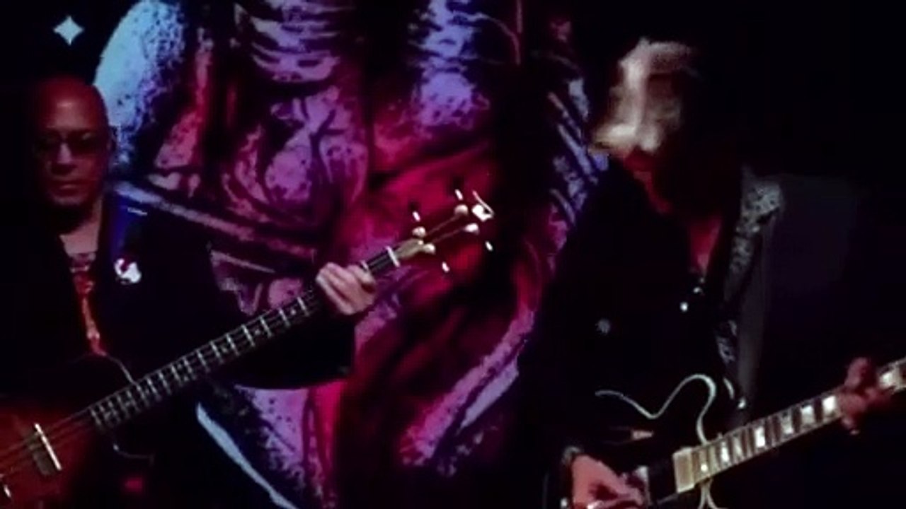 Noel Gallagher - Valentine’s Day (David Bowie Cover)