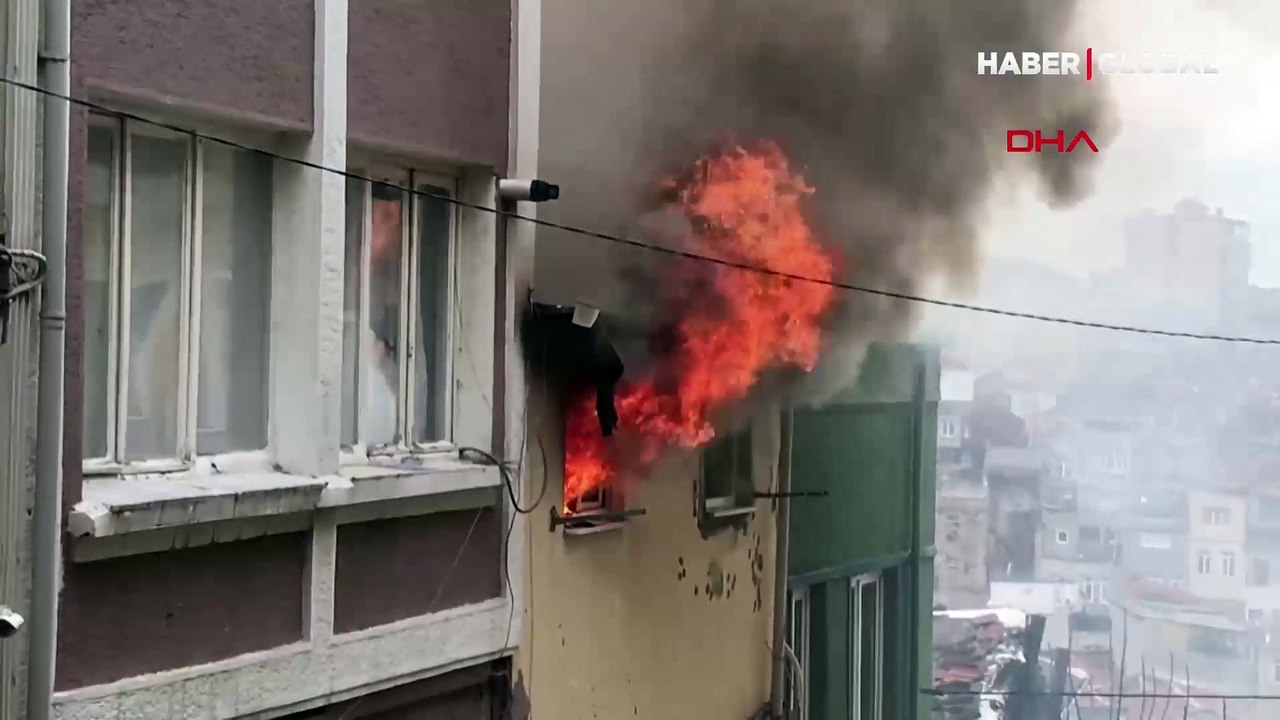 Beyoğlu’nda korkutan yangın: İtfaiyeye hatalı park engeli