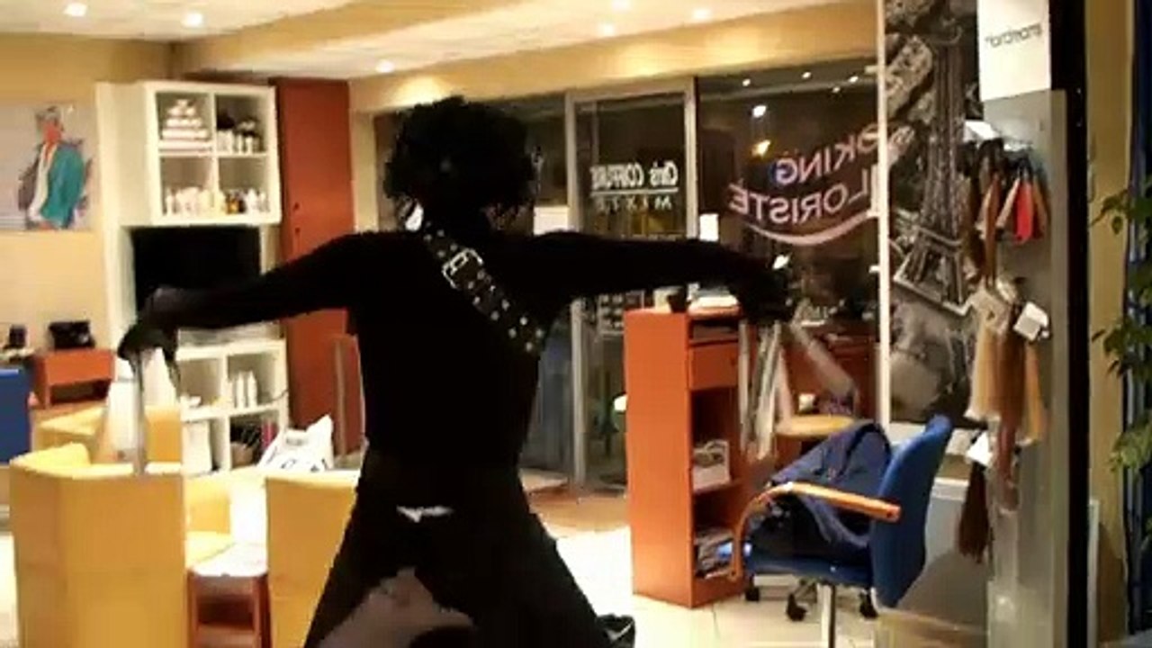 La ferme Jérôme Saison 3 - JEROME CHEZ LE COIFFEUR (EN)