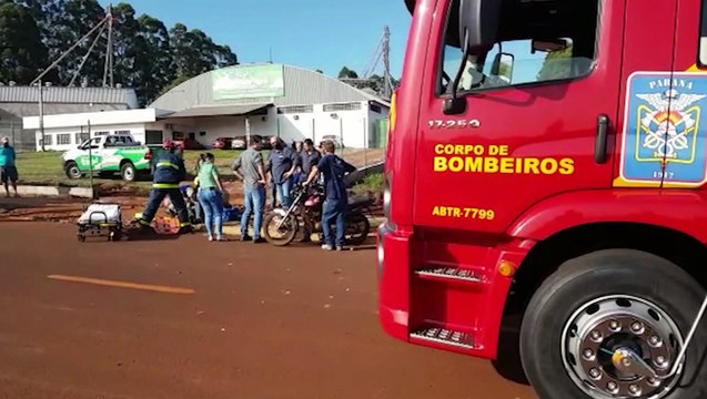 Colisão entre moto e bicicleta deixa duas pessoas feridas na PR-486