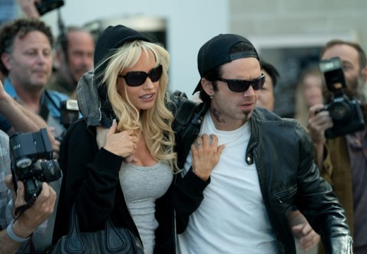 Pam & Tommy , la série sur l'histoire de la sextape de Pamela Anderson a sa bande-annonce