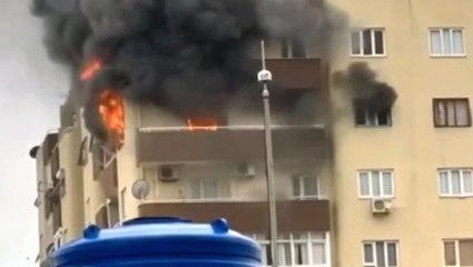Eşiyle tartışan adam küçük kızı da içerideyken evi ateşe verdi