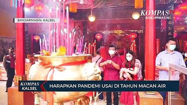 Rayakan Imlek, Warga Harapkan Pandemi Berakhir di Tahun Macan Air Ini